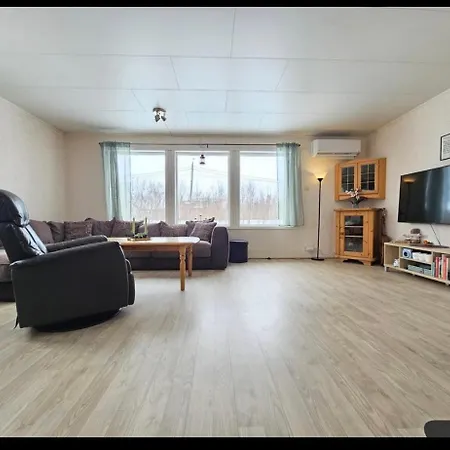 Stort Hus Til Utleie * Rasjok